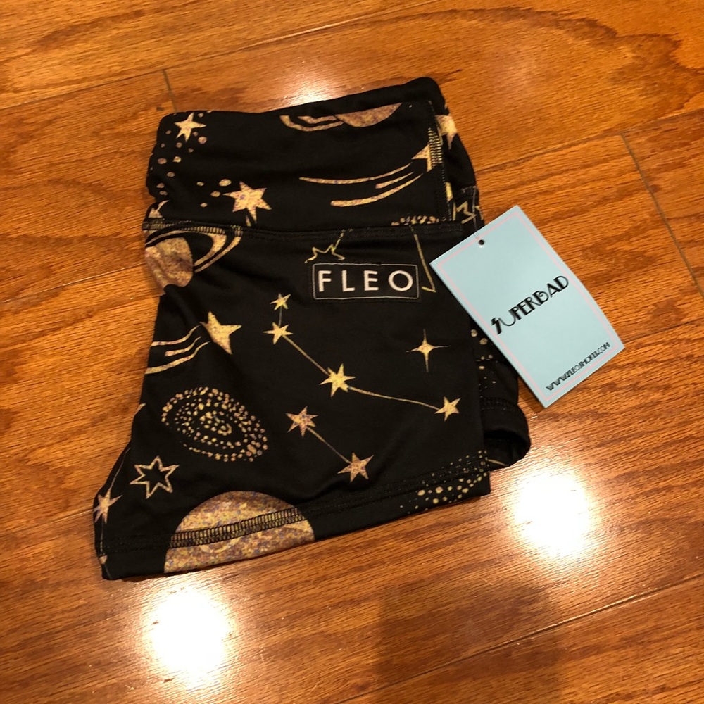 Fleo shorts NWT